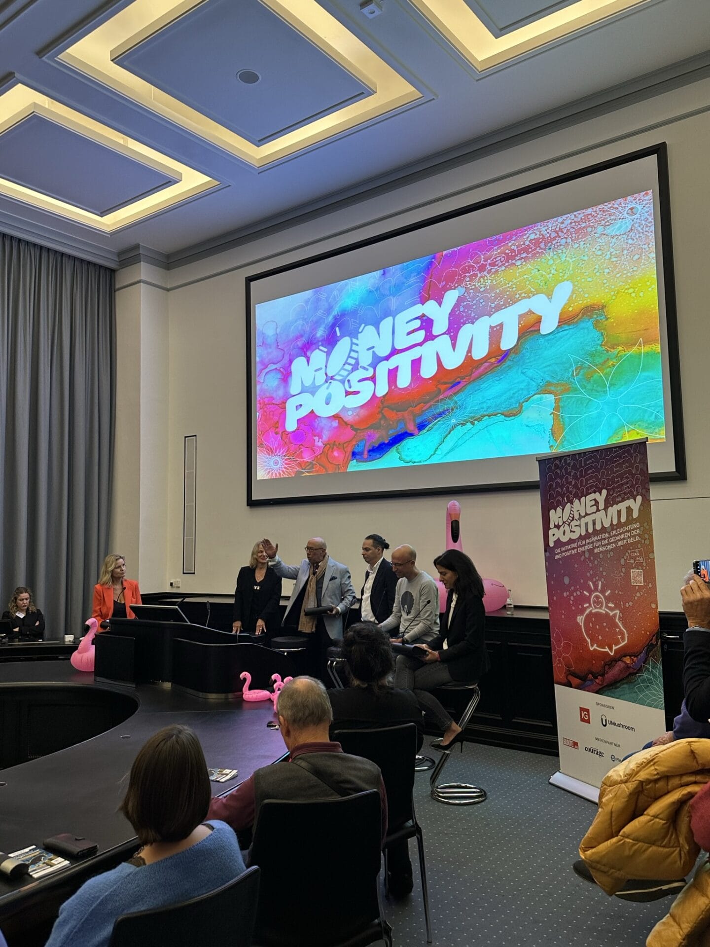 Podium von Money Positivity auf dem Hamburger Börsentag